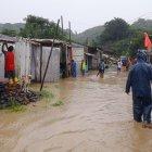 Decenas de familias damnificadas, cultivos destruidos y vías interrumpidas en el cantón Muisne.