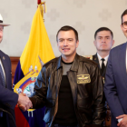 Alejandro Domínguez junto al presidente Daniel Noboa y Andrés Guschmer.