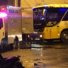 Ambos cuerpos quedaron al interior del micro.