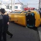 Los bomberos atendieron a los heridos en el lugar.