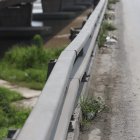 Motociclista cae del puente de la unidad nacional.