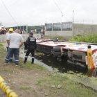 Bus de la Coop. Aerotaxi proveniente desde la provincia de Esmeraldas se accidentó en la vía Yaguachi - Durán