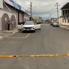 En este vehículo se movilizaba la víctima con sus seres queridos, quienes resultaron ilesos.