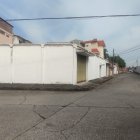 En el norte de Guayaquil sector La Herradura, una mujer asesinada, fue arrojada desde un vehículo