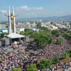 La procesión del Cristo del Consuelo es un acto religioso que se realiza anualmente por fieles de la iglesia católica.