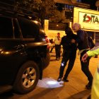 Comandos policiales ingresaron a la fuerza a la Embajada de México, en el norte de Quito.