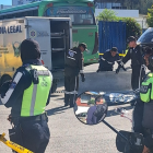 La señora fue embestida por un bus, en Quito.