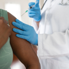 AstraZeneca es una de las empresas que ha producido vacunas contra el covid.