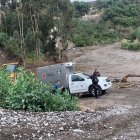 El cuerpo desnudo fue trasladado hasta la morgue del cementerio general de Latacunga.