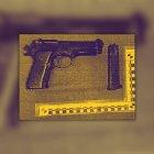 Esta es la pistola que habría sido incautada al ciudadano extranjero, quien sería miembro de un grupo terrorista.