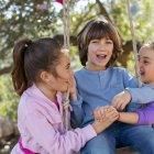 Los niños no nacen solidarios, la solidaridad se enseña y con el ejemplo.