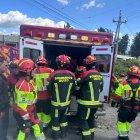 Los miembros del Cuerpo de Bomberos llegaron para dar auxilio a los heridos.