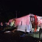 Así quedó el pesado vehículo sobre la calzada