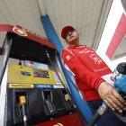 Los comercializadores de combustibles están a favor de la medida del Gobierno de liberar el precio de la extra y ecopaís.