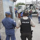 Fuerzas del orden se llevaron portones y cámaras.