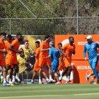 ENTRENAMIENTO DE LA SELECCION DEL ECUADOR PREVIO A SUS PARTIDOS ANTE VENEZUELA Y CHILE POR LAS ELIMINATORIAS PARA EL MUNDIAL 2026 15 de NOVIEMBRE 2023 ANGELO CHAMBA Agencia (ag-expreso ag-extra ag-quito)