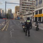 Sindicalistas quemaron llantas en la avenida 10 de Agosto y Bogotá.