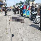 Paramédicos intentaron auxiliar al presunto implicado, pero finalmente falleció.