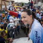 ‘Reina’, ‘presidenta’, ‘dama de hierro’ o Daenerys (de la serie Juegos de Tronos), así llaman a Corina Machado, la verdadera rival de Maduro.