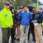 Cristian Mendoza fue entregado por la policía de Ecuador a la de Colombia en el Puente Internacional Rumichaca.