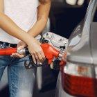 reducir el consumo de gasolina no solo te ayuda a ahorrar dinero, sino que también tiene un impacto positivo en el medio ambiente, la vida útil de tu vehículo, la seguridad vial y la salud pública.