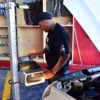 El luxómetro es el instrumento especializado para medir la intensidad de la luz y calibrar la dirección del haz de luz.