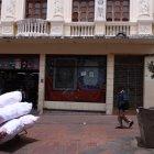 El negocio en el que ocurrió el robo permanece cerrado.