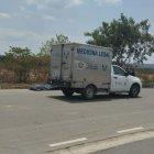 El cuerpo fue retirado del lugar en una unidad móvil de Medicina Legal.
