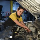 Valeria Armendáriz posó para EXTRA, como mecánica y como modelo.