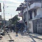 La onda expansiva dejó dos personas fallecidas y diste heridos.