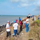 En Las Palmas, Esmeraldas, buscan a una niña desaparecida.
