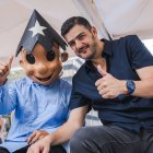 Aquiles Álvarez junto a Juan Pueblo.