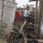 Los delincuentes prendieron fuego a tres casas, en Durán.