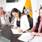 La Ministra de Ambiente participó en la ceremonia junto a otros representantes.