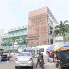 Walter Luna, exgerente del Hospital del Guasmo Sur, denunció la presencia de un contenedor con 49 cadáveres en estado de descomposición.