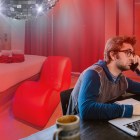 Personas optan por laborar o estudiar en los moteles debido a que allí poseen generadores.