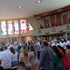 Los fieles llenaron cada banca de la misa la mañana de este 27 de octubre.