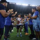 Ángel Mena, extremo de la selección de Ecuador, fue recibido entre aplausos por sus compañeros.