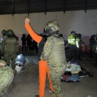 1.200 reclusos fueron trasladados a Ambato.