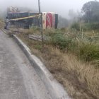 El bus se impactó en la vía Cuenca-Loja; hay heridos.