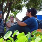 Familiares de José Luis Solórzano y Jean Carlos Toala acudieron a la morgue para retirar sus cuerpos.