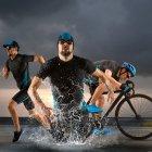 El ejercicio ayuda a quemar calorías y promueve un metabolismo saludable, lo que facilita el control del peso y la prevención de la obesidad.