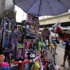 En la Bahía de Guayaquil se pueden encontrar juguetes, tanto bien hechos como feos, a módicos precios.