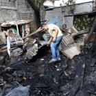 En Guayaquil, un incendio originado por un cortocircuito arrasó con todo lo que había en el hogar.