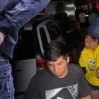 Un señora, con el alma desgarrada, clamaba por la víctima, y otros familiares intentaban consolarla.