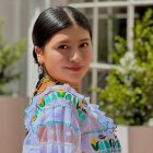 La joven otavaleña canta en varios idiomas.