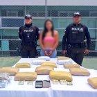 La mujer fue entregada a las autoridades competentes.