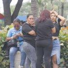 Familiares de Édison Beltrán, una de las cuatro personas asesinadas el jueves.