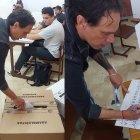 Pedro Granja lanzó un mensaje en contra de las élites políticas del país al momento de votar.