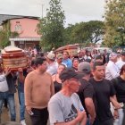 Pedido de justicia en sepelio de madre e hija asesinadas en Lomas de Sargentillo.